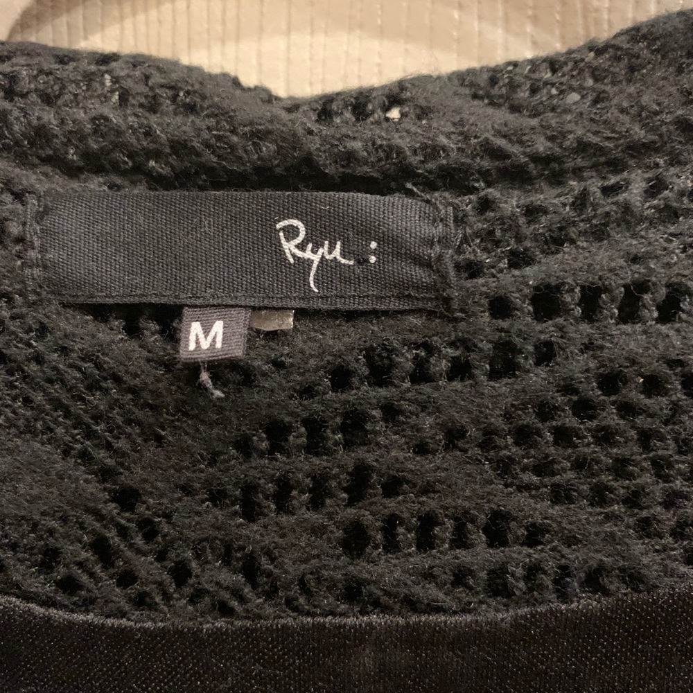 Lace Ruffled Top - Picture 3 of 3